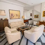 Noble Hotel
