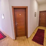 Noble Hotel *