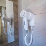 Noble Hotel *