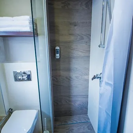 Noble Hotel